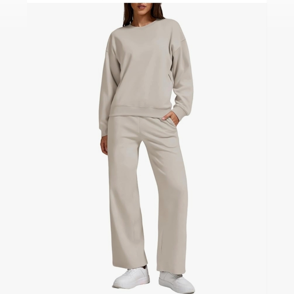 Women's Wide-Leg sweat suit in Light Taupe